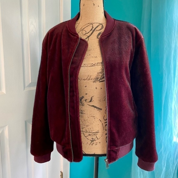 J.O.A. Faux Fur Maroon Bomber Jacket Size M - Picture 2 of 8